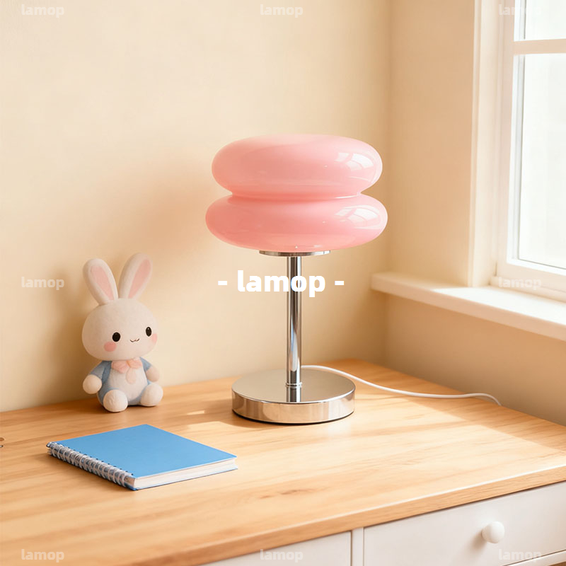 Cream Retro Bedside Table Lamp - огляд і ціна Decor Lighting Lamps